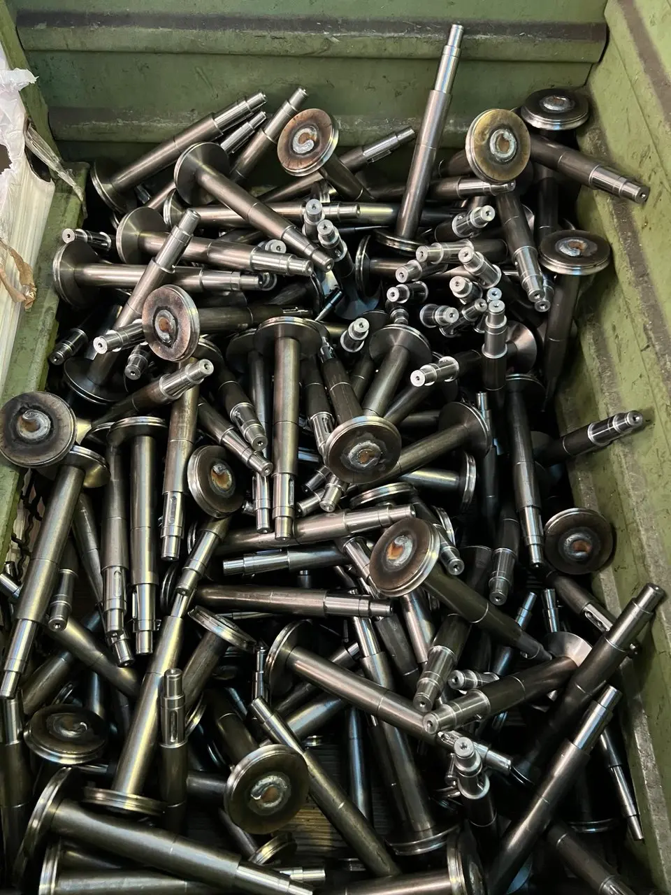 Impianto di saldatura robotizzata per componenti metallici